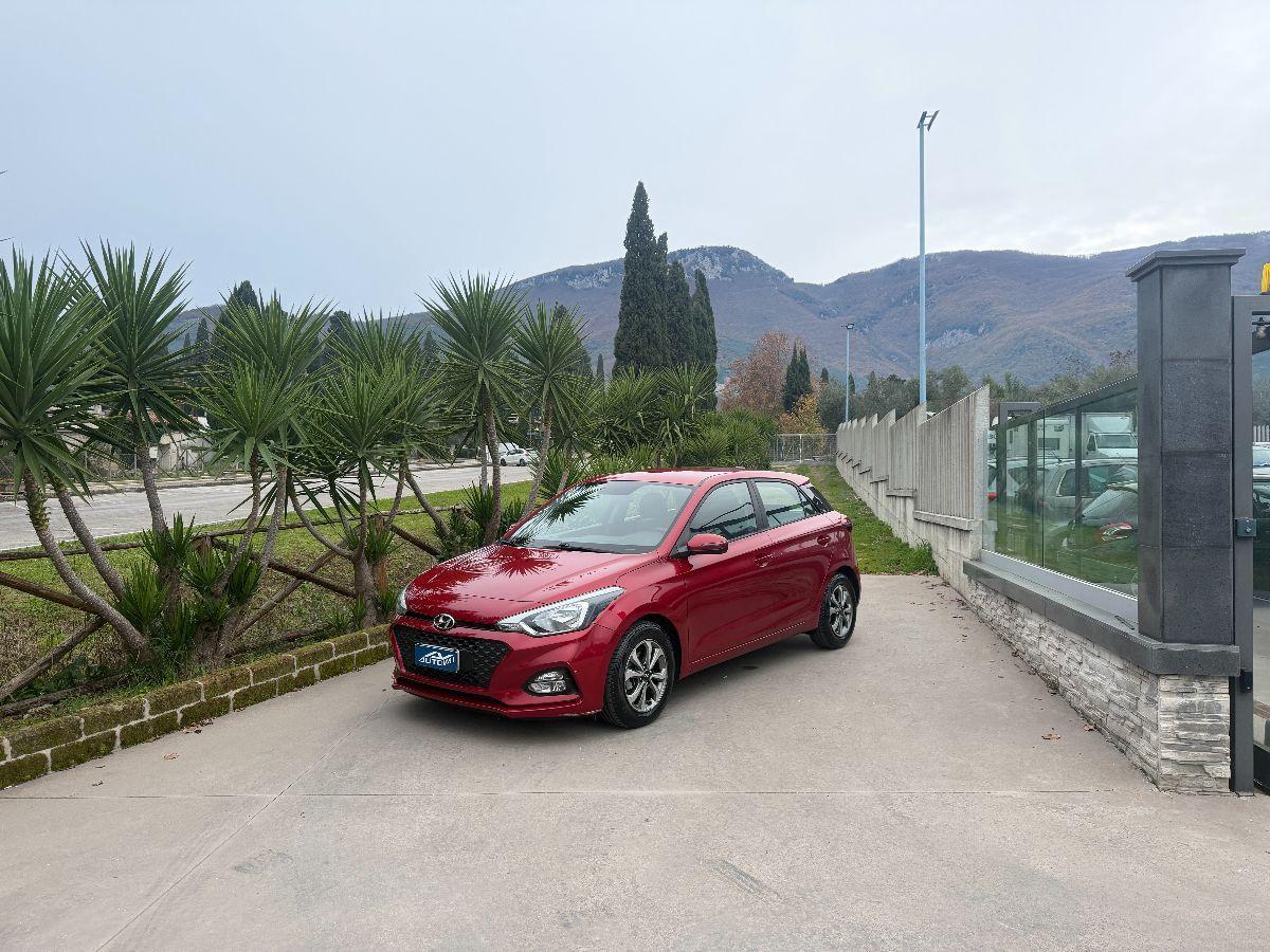 HYUNDAI - i20 - 1.2 5p. Connectline