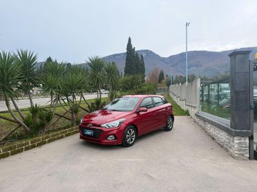 HYUNDAI - i20 - 1.2 5p. Connectline