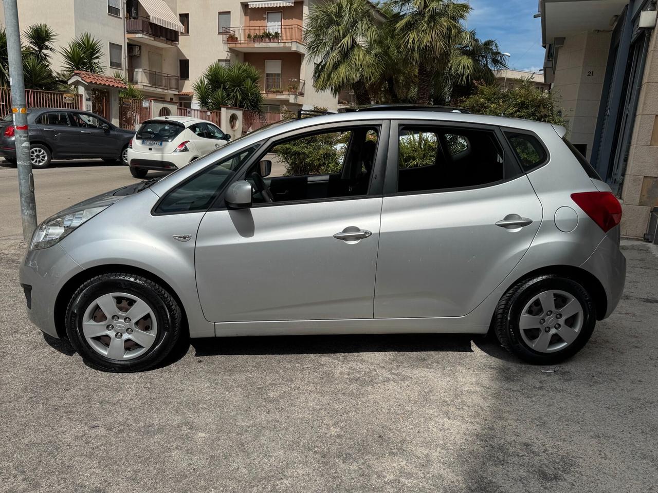 KIA VENGA 1.4 CRDI 90 CV. 6M. TETTO APRIBILE +SENSORI