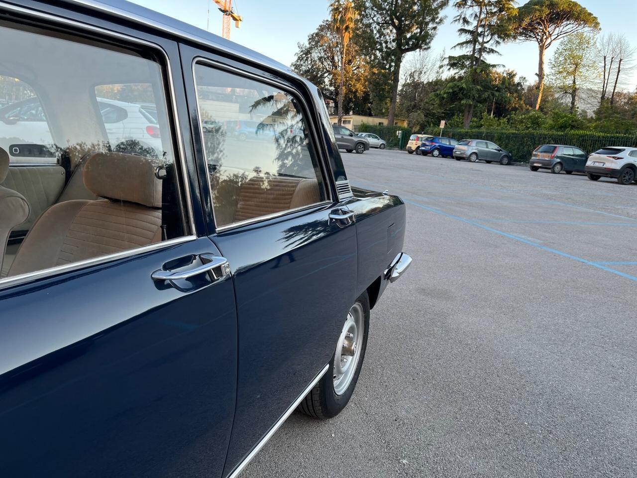 Alfa Romeo 2000 berlina