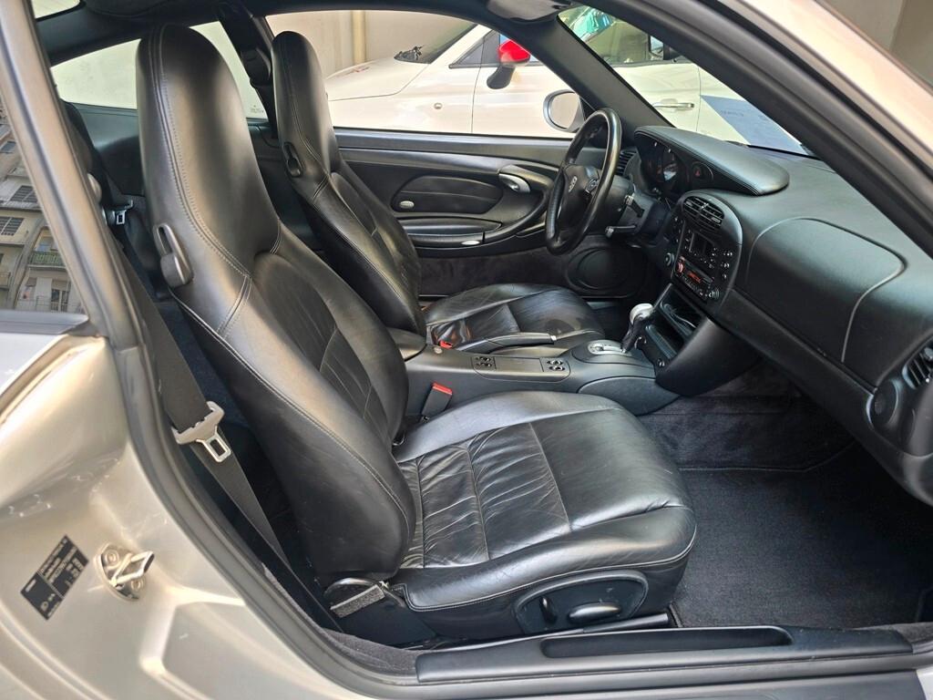 Porsche 911 Carrera cat Coupé