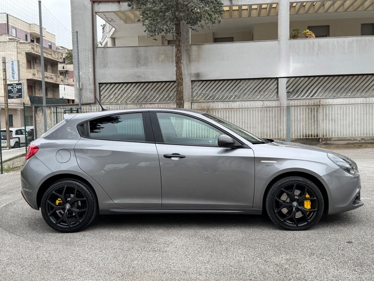 Alfa Romeo Giulietta Sport Carbon look