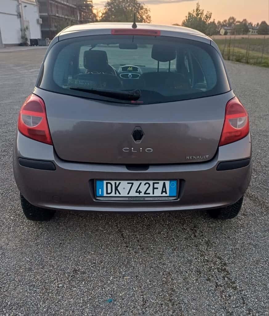 Renault Clio 1.2 16V 5 porte Le Iene