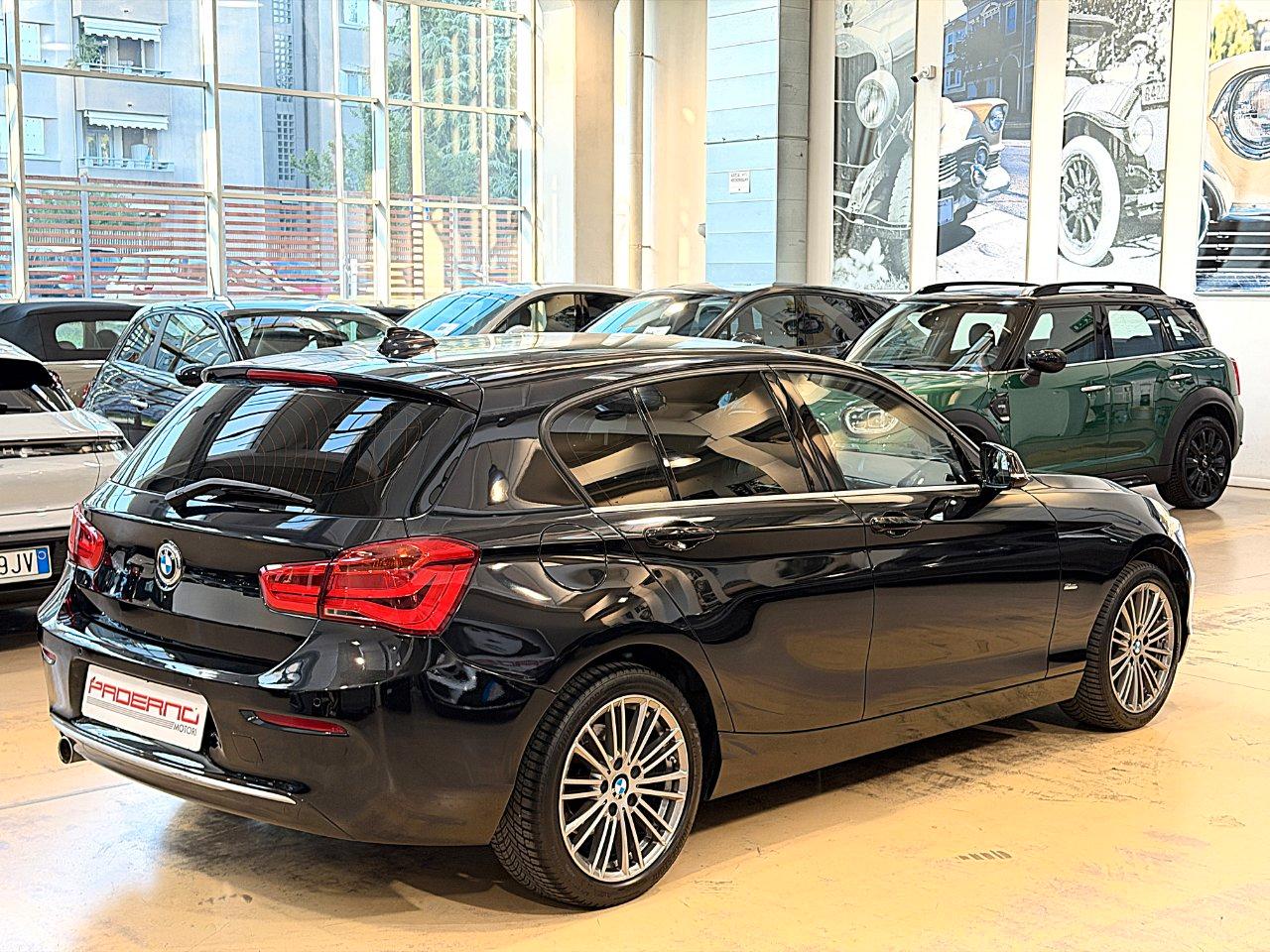 BMW 116 d Urban 5p auto - LED - 17" - Navi