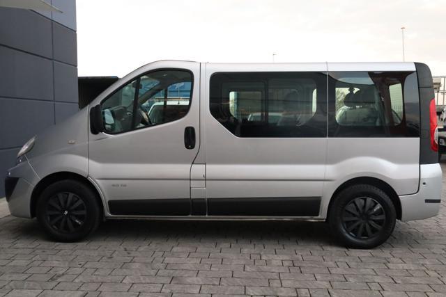 RENAULT Trafic 2.0 dCi/115 Passenger 8 Posti