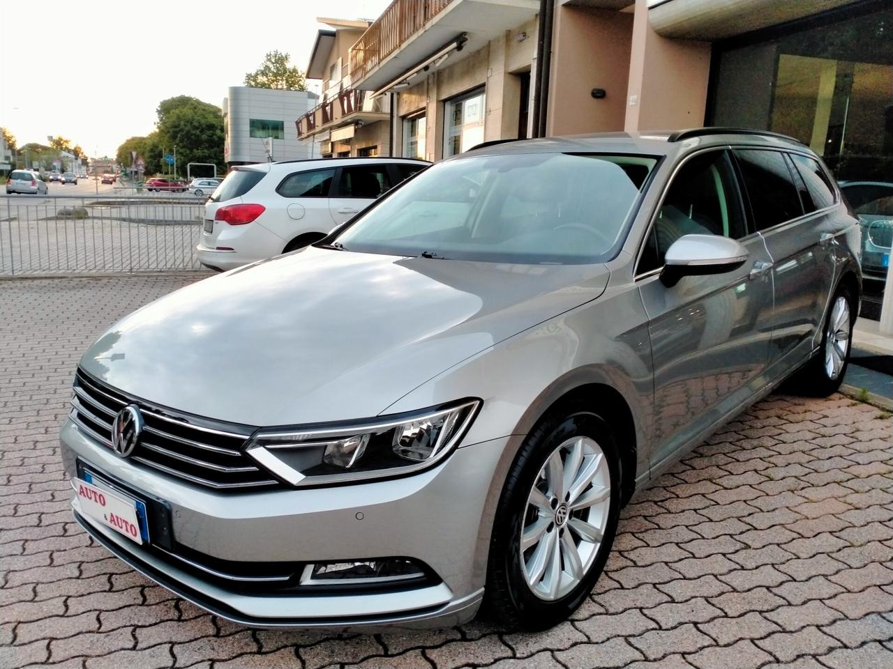 Volkswagen Passat Variant 1.6 TDI 120cv DSG COMFORTLINE SERVICE VW UNIPROP.