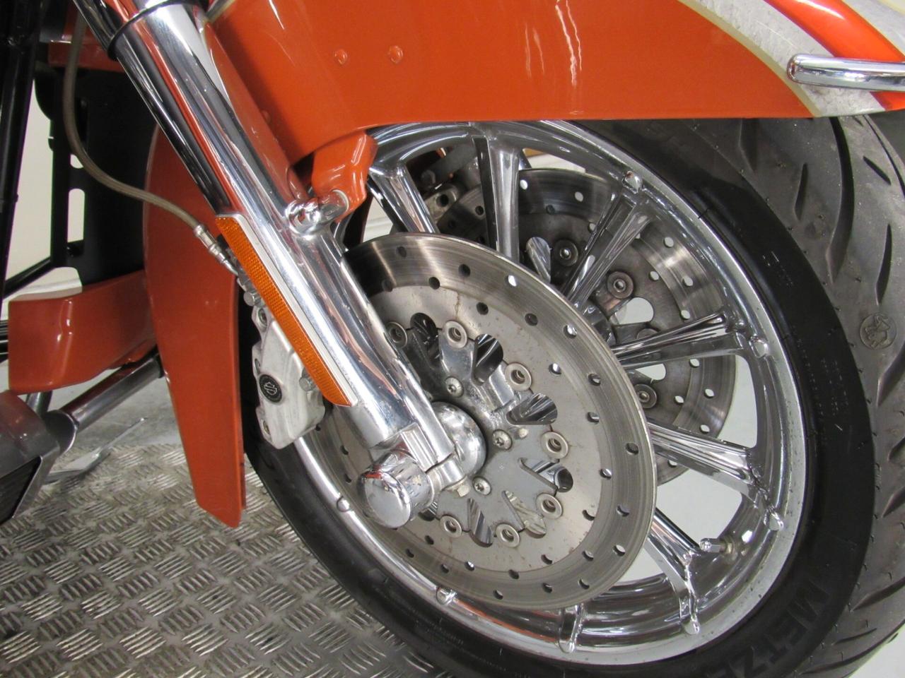Harley-davidson CVO Ultra Classic Electra Glide SCREAMING EAGLE