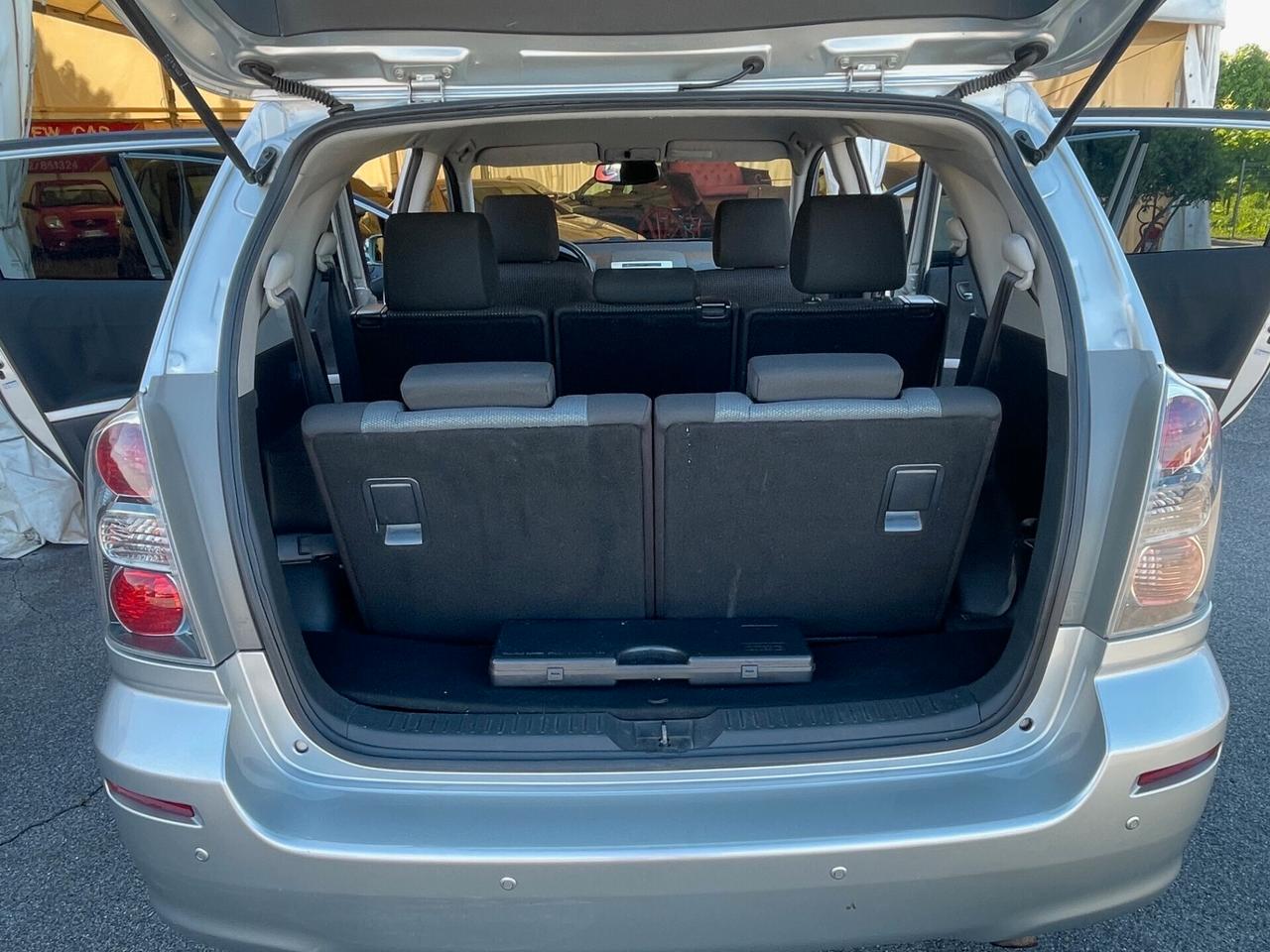 Toyota Corolla Verso 2.2 D-4D Sol 7 posti