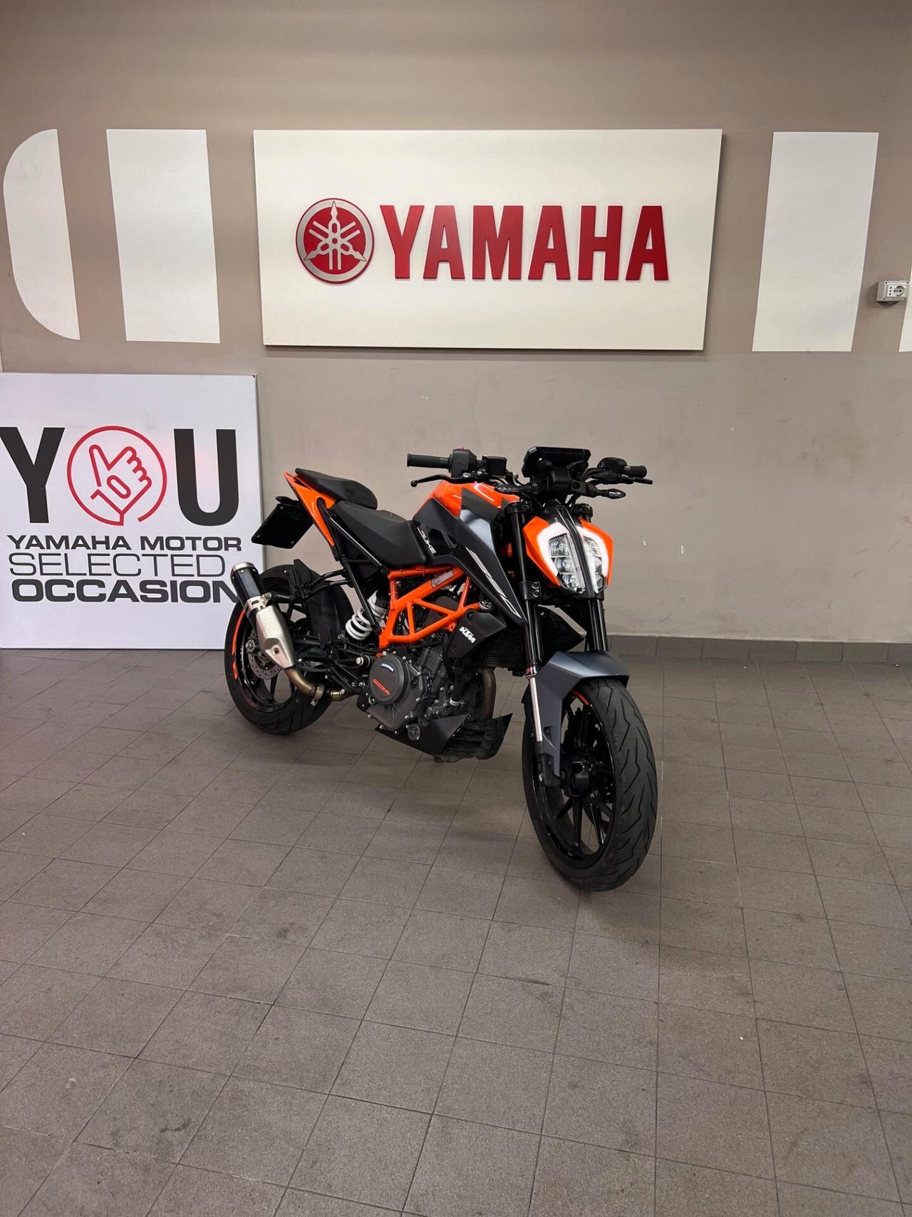 Ktm 390 Duke black orange
