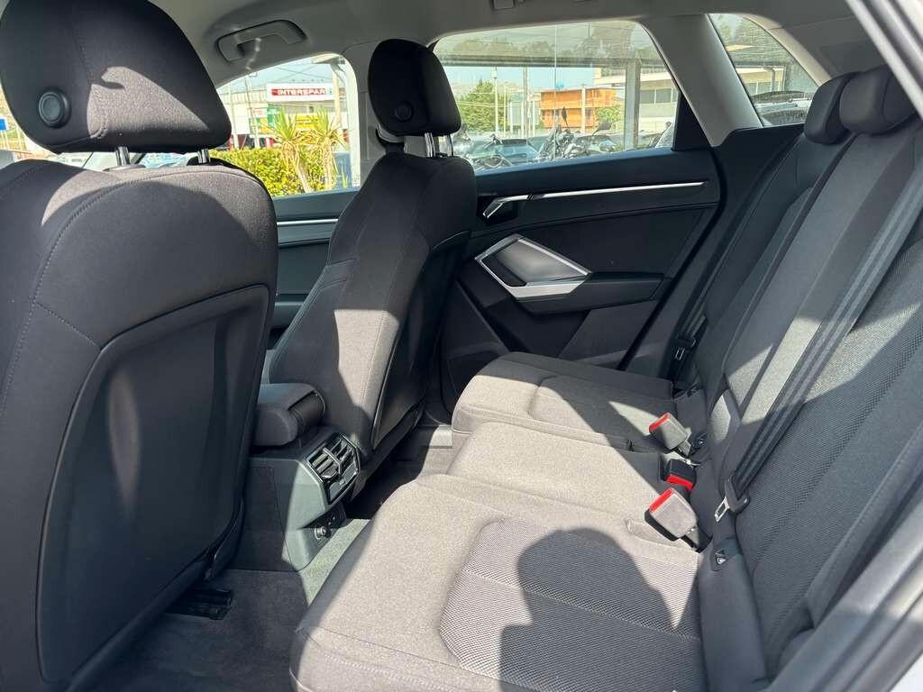 Audi Q3 35 TDI S tronic line edition IVA ESPOSTA Tua a solo 249 Euro al mese