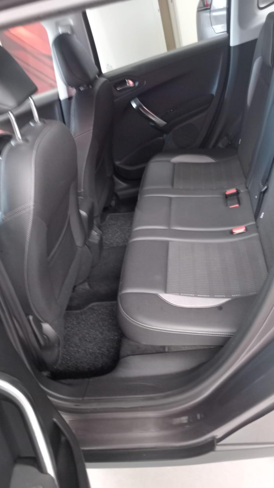 Peugeot 2008 BlueHDi 100 Allure