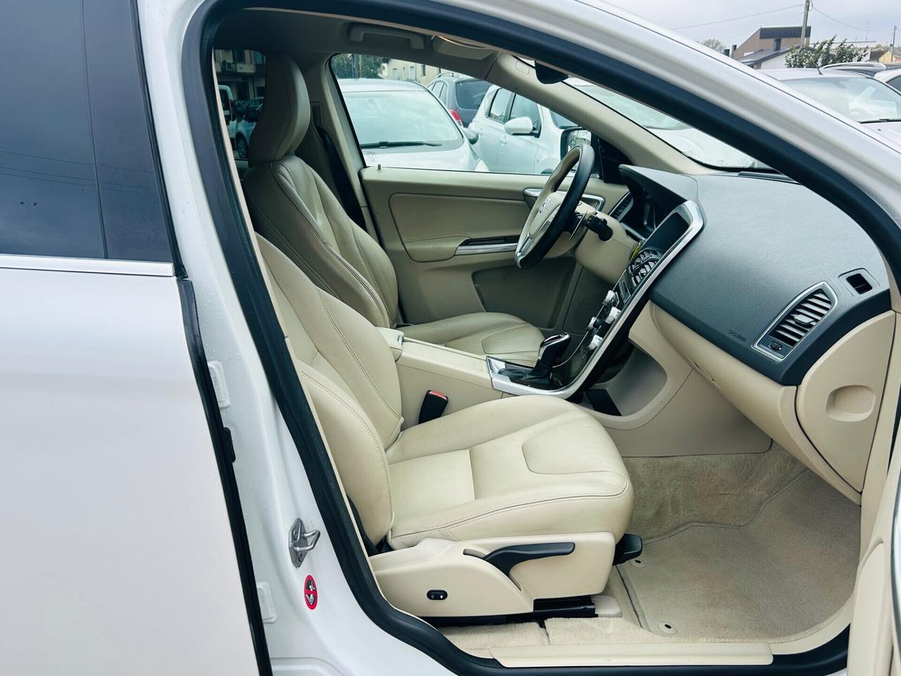 Volvo XC 60 XC60 D4 Geartronic R-design Momentum