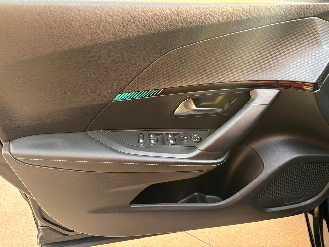 Peugeot 2008 BlueHDi 130 CV EAT8 Allure-2022