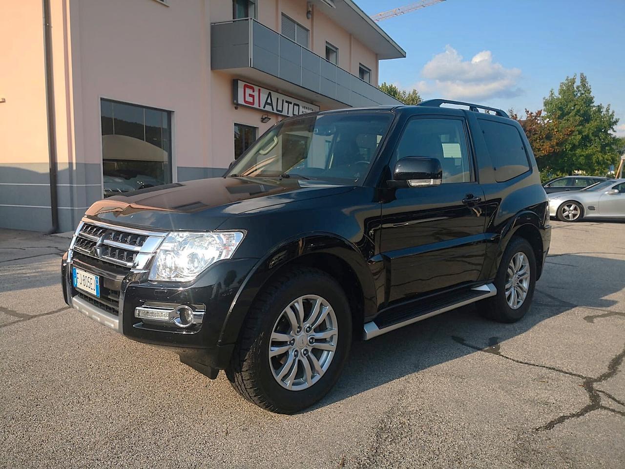 Mitsubishi Pajero 3.2 DI-D 16V aut. 3p. ***TETTO***TELECAMERA***PELLE***NAVI***