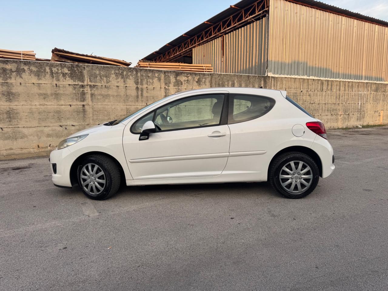 Peugeot 207 1.4 8V 75CV 3p. ECO GPL
