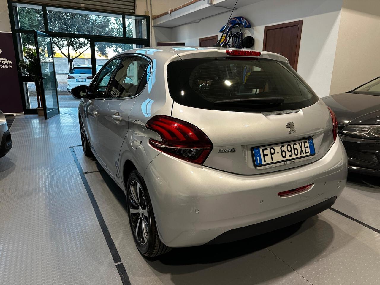 Peugeot 208 PureTech 82 5 porte Allure