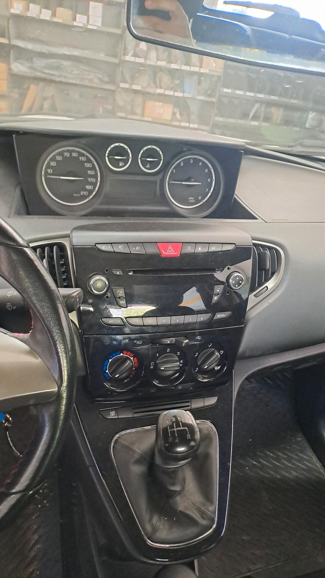 Lancia Ypsilon 3 Serie Metano