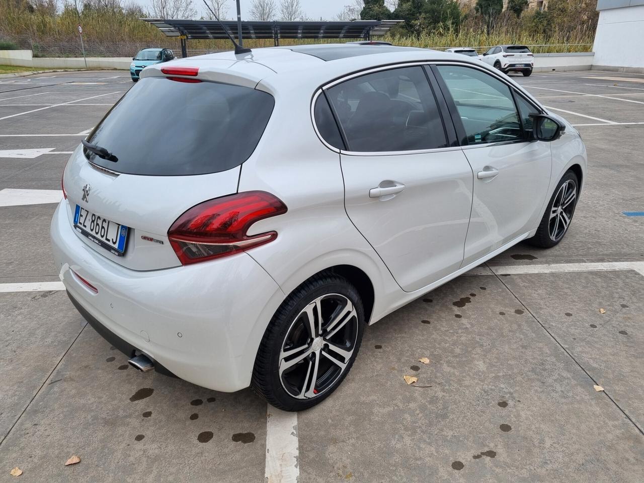 Peugeot 208 PureTech Turbo 110 EAT6 S&S 5P GT Line