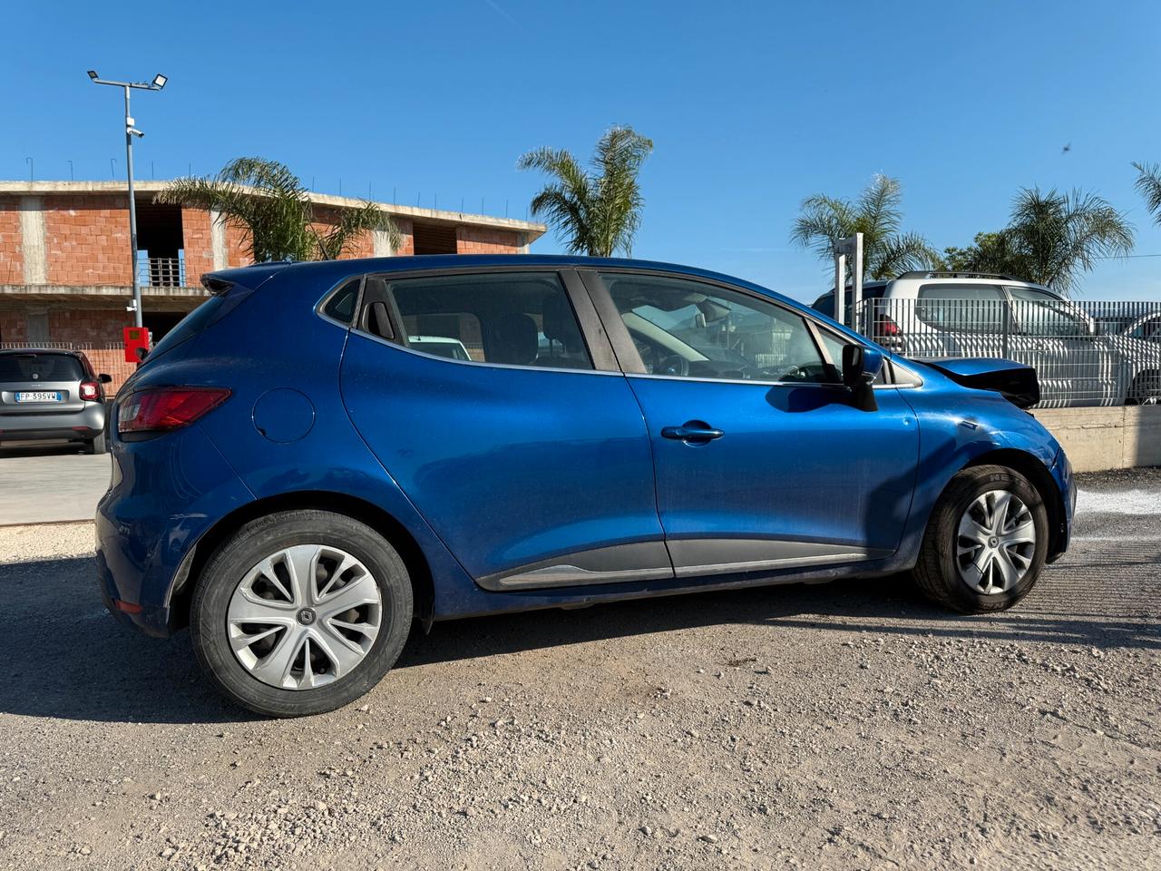 RENAULT CLIO ANNO 2018 1.5 DIESEL 75 CV *SINISTRATA