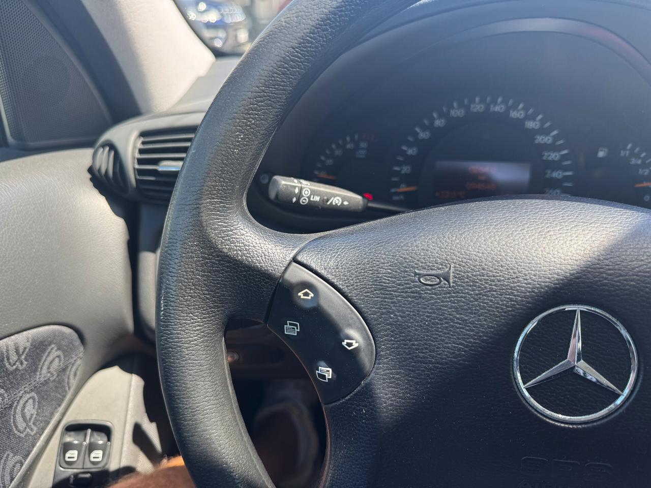 MERCEDES-BENZ C 200CDI CLASSIC/94.000KM