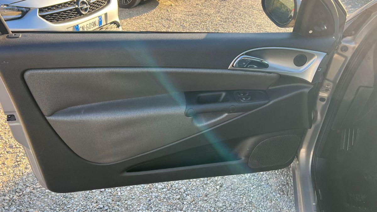 LANCIA - Ypsilon 1.2 8v New Oro (oro)