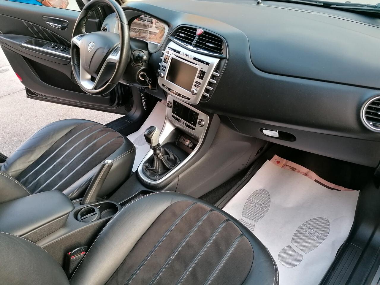 Lancia Delta 1.9 MJT Twinturbo DPF Platino