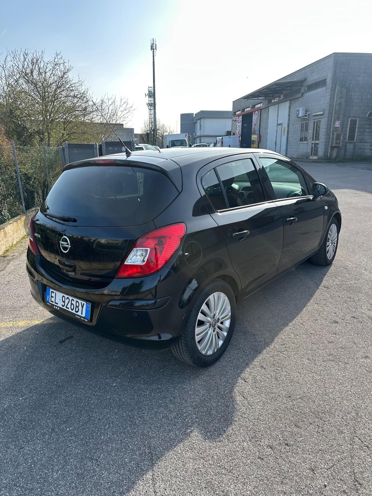 Opel Corsa 1.2 5 porte Cosmo 119.000km euro