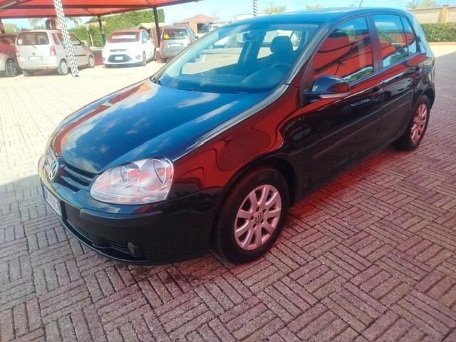 Volkswagen Golf 1.6 16V FSI 5p. Sportline