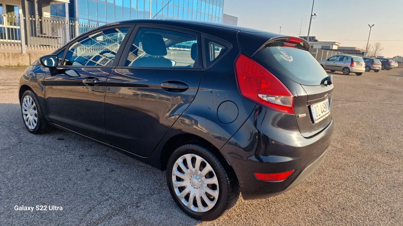 Ford Fiesta 1.4 TDCi 5p. Titanium neopatentati