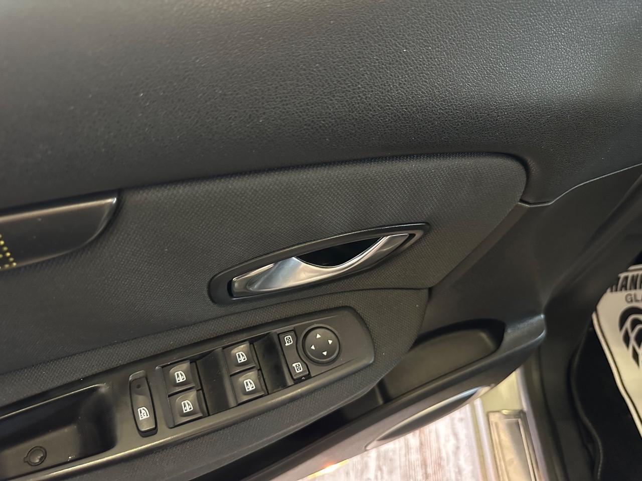 Renault Scenic Scénic X-Mod 1.9 dCi 130CV Luxe Ok Neopatentati