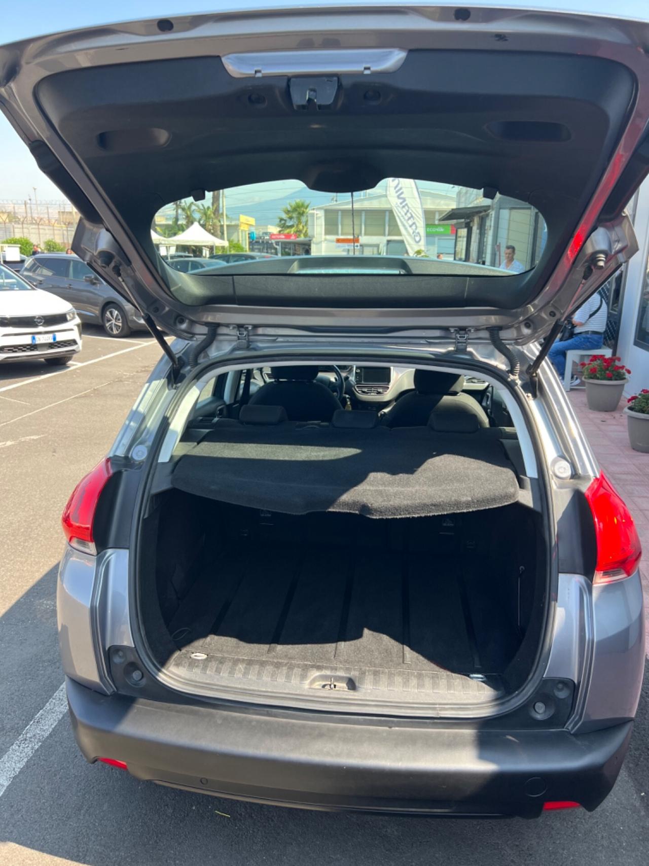 Peugeot 2008 PureTech 82 Active Automatico