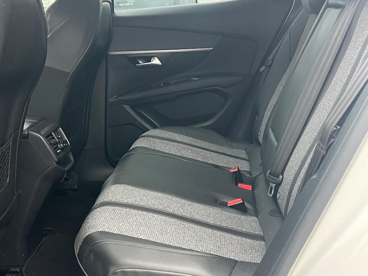 Peugeot 3008 PureTech Turbo 130 Allure PREZZO REALE