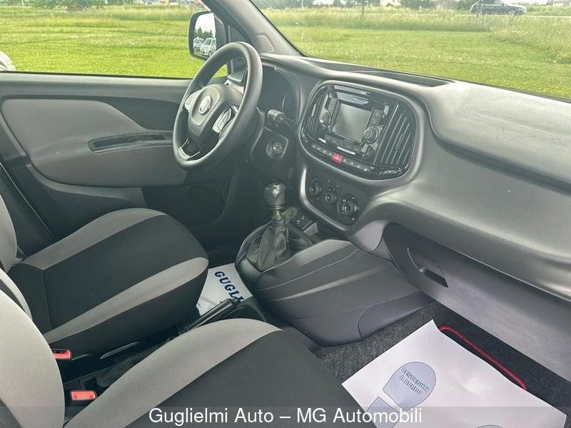 FIAT Doblò 1.4 T-Jet 16V Natural Power Lounge 7 Posti