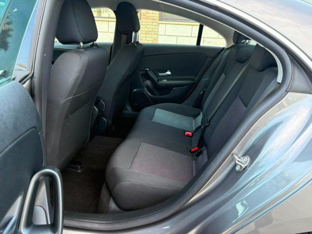 MERCEDES-BENZ CLA 200 d