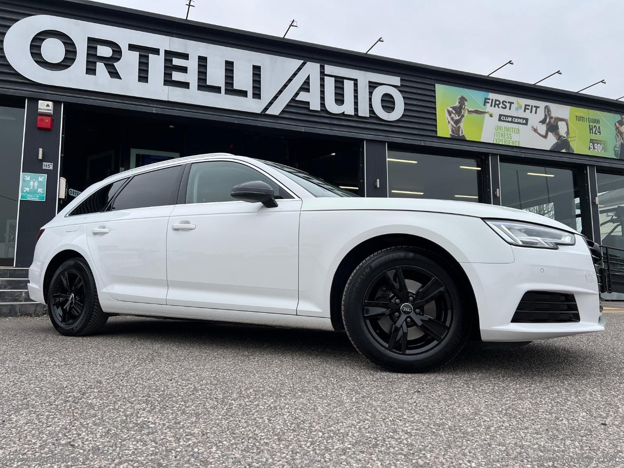 AUDI A4 Avant 30 TDI S tronic Business