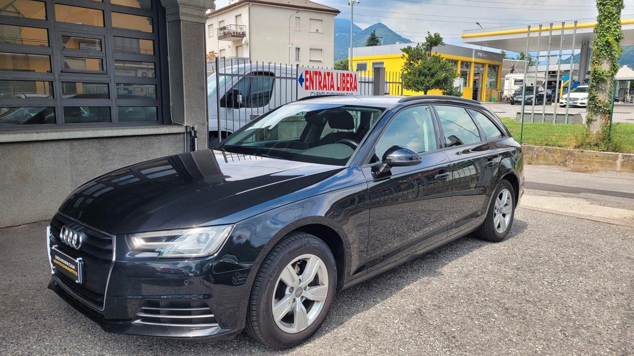 Audi A4 Avant 30 TDI S tronic Business