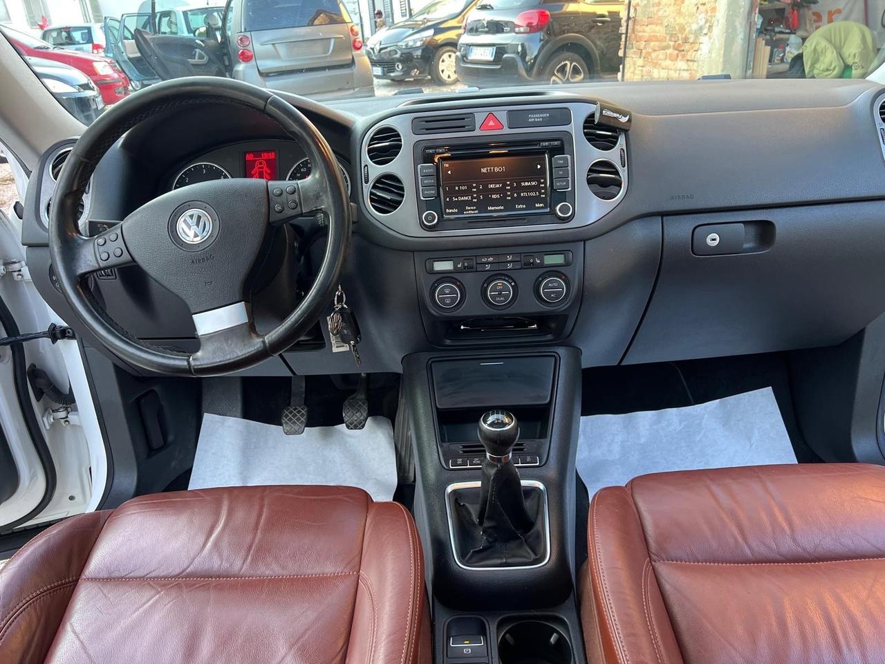 Volkswagen Tiguan 2.0 16V TDI DPF Sport & Style (18°)