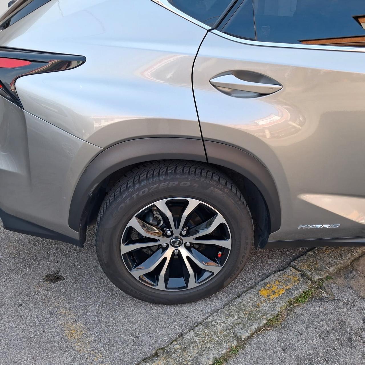 Lexus NX 300h Hybrid 4WD F-Sport