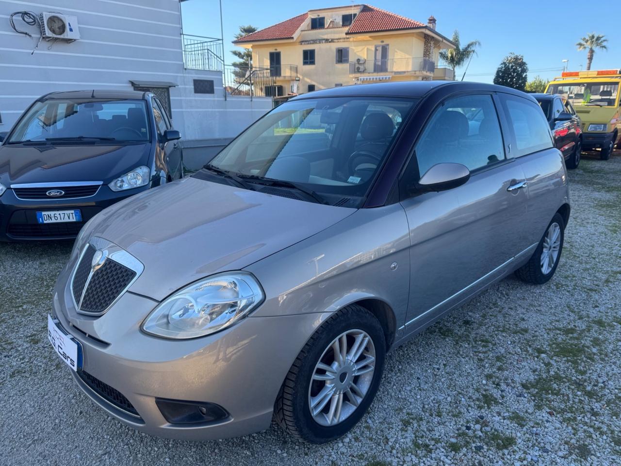 Lancia Ypsilon 1.3 MJT 75 CV Argento