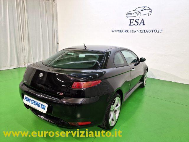 ALFA ROMEO GT 1.9 JTDM 16V Distinctive Q2