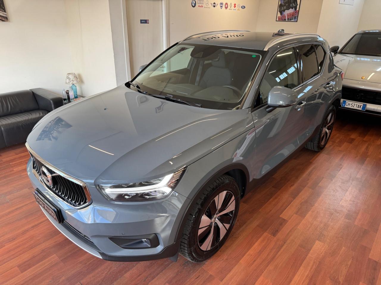 VOLVO XC 40 D3 GEARTRONIC MOMENTUM PRO - MY21