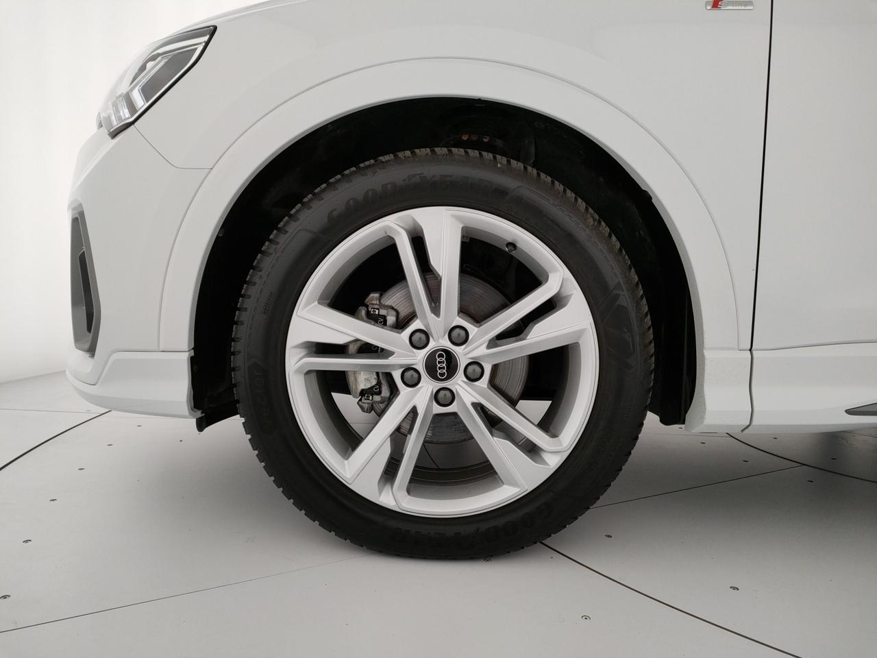 Audi Q3 35 2.0 tdi s line edition s-tronic