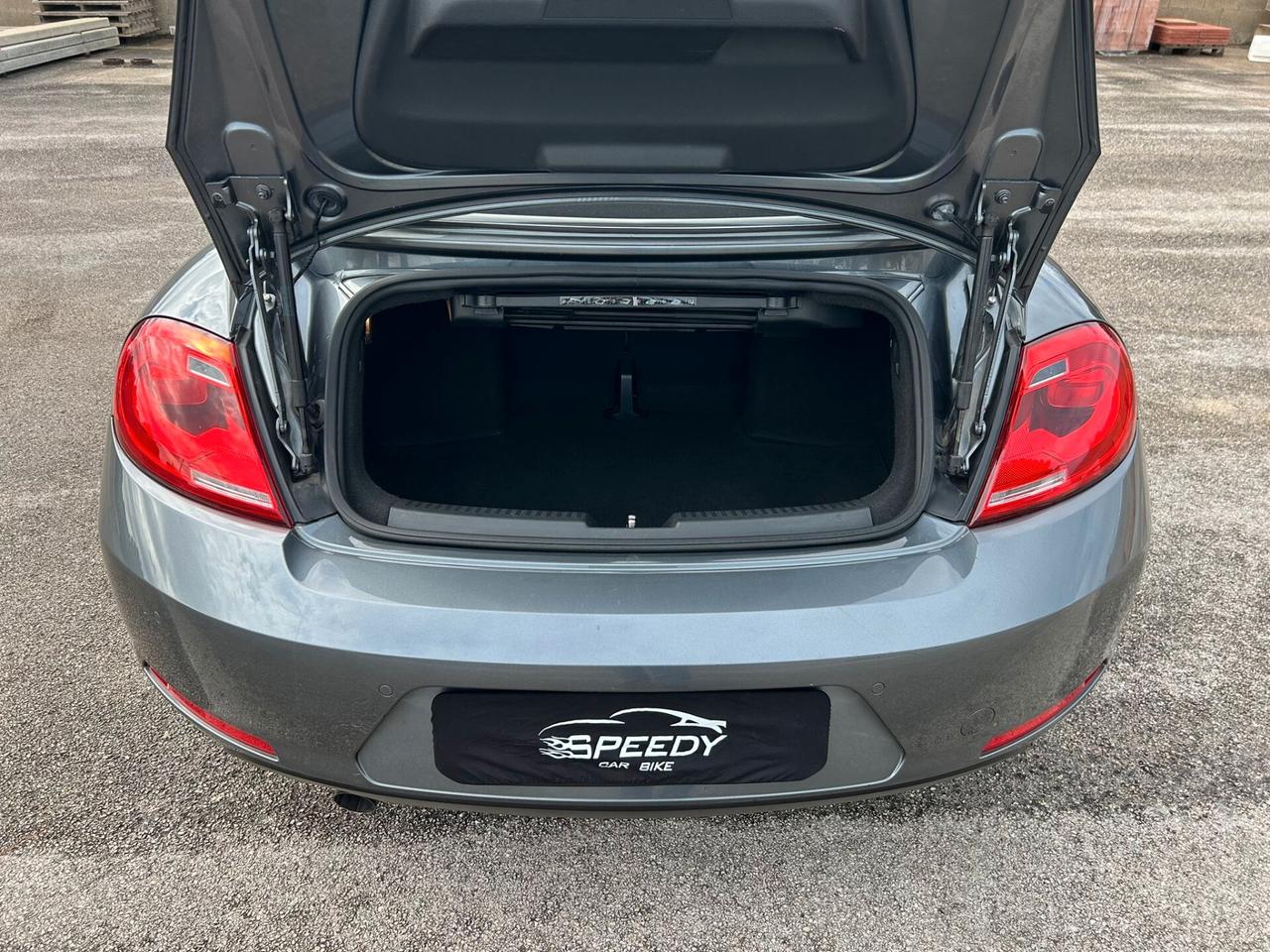 Volkswagen Maggiolino Cabrio 1.6 TDI 105cv