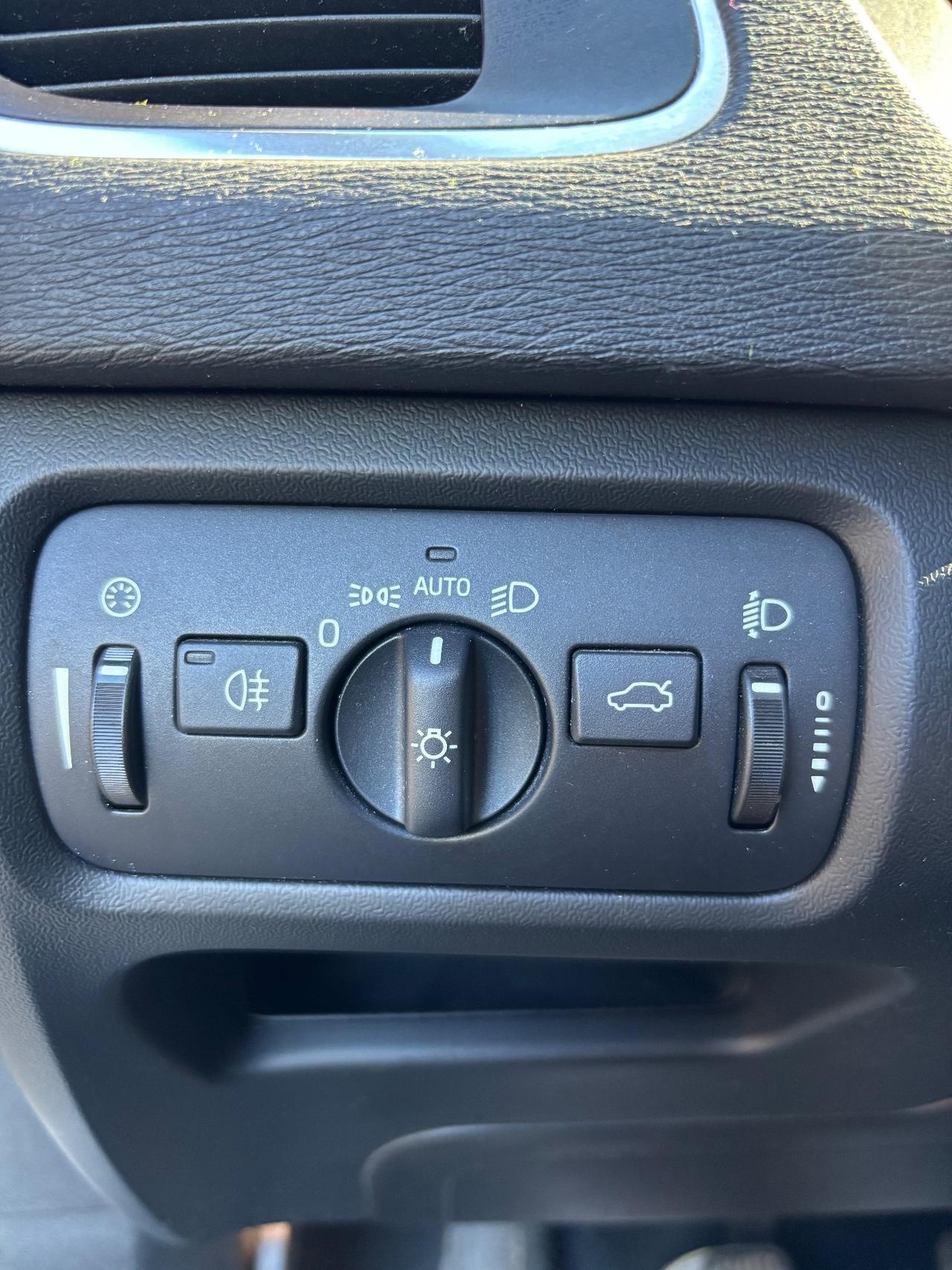 Volvo V40 Cross Country D2 1.6 Summum