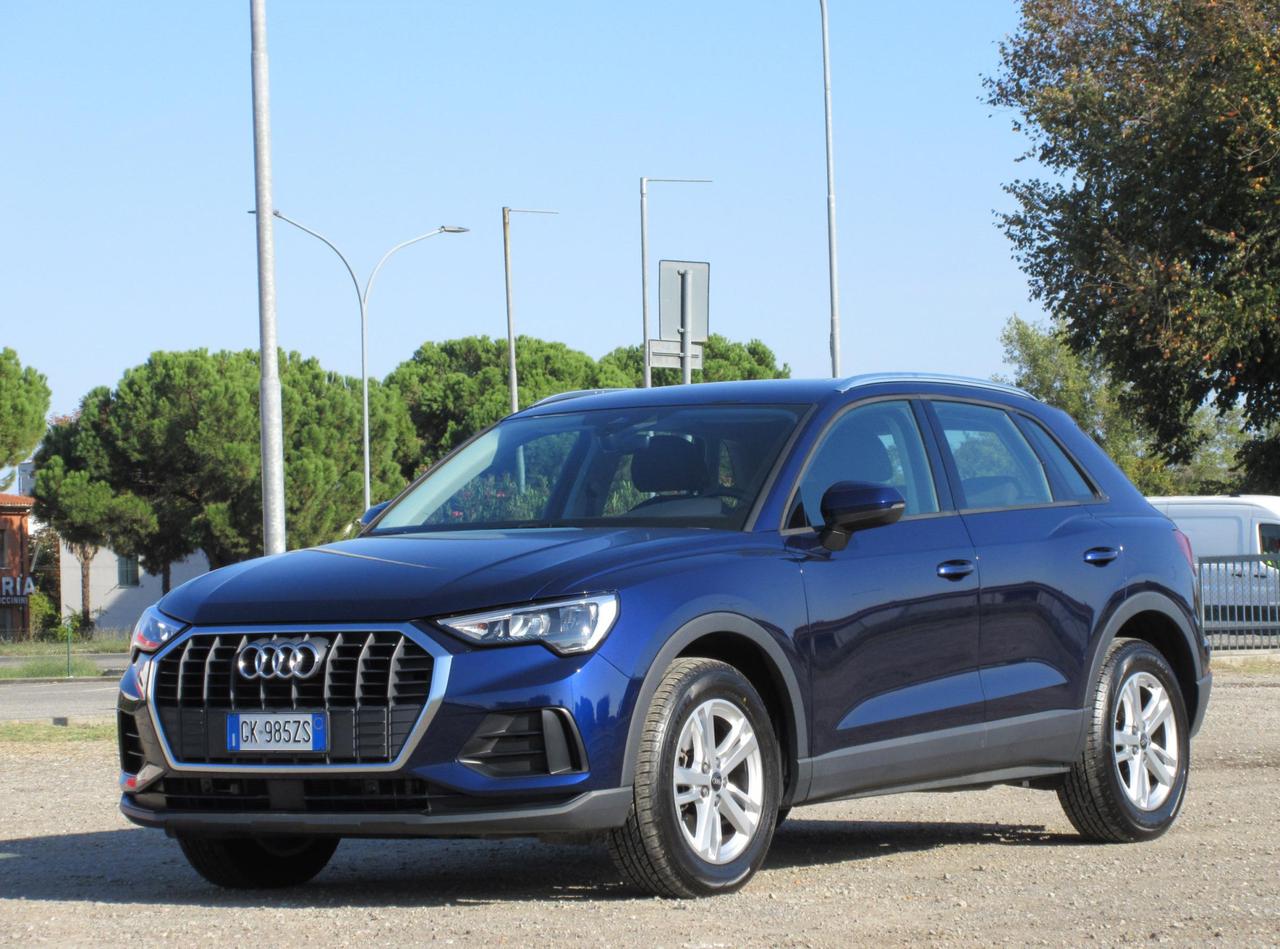 Audi Q3 35 2.0 tdi s-tronic
