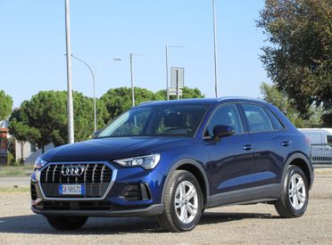 Audi Q3 35 2.0 tdi s-tronic