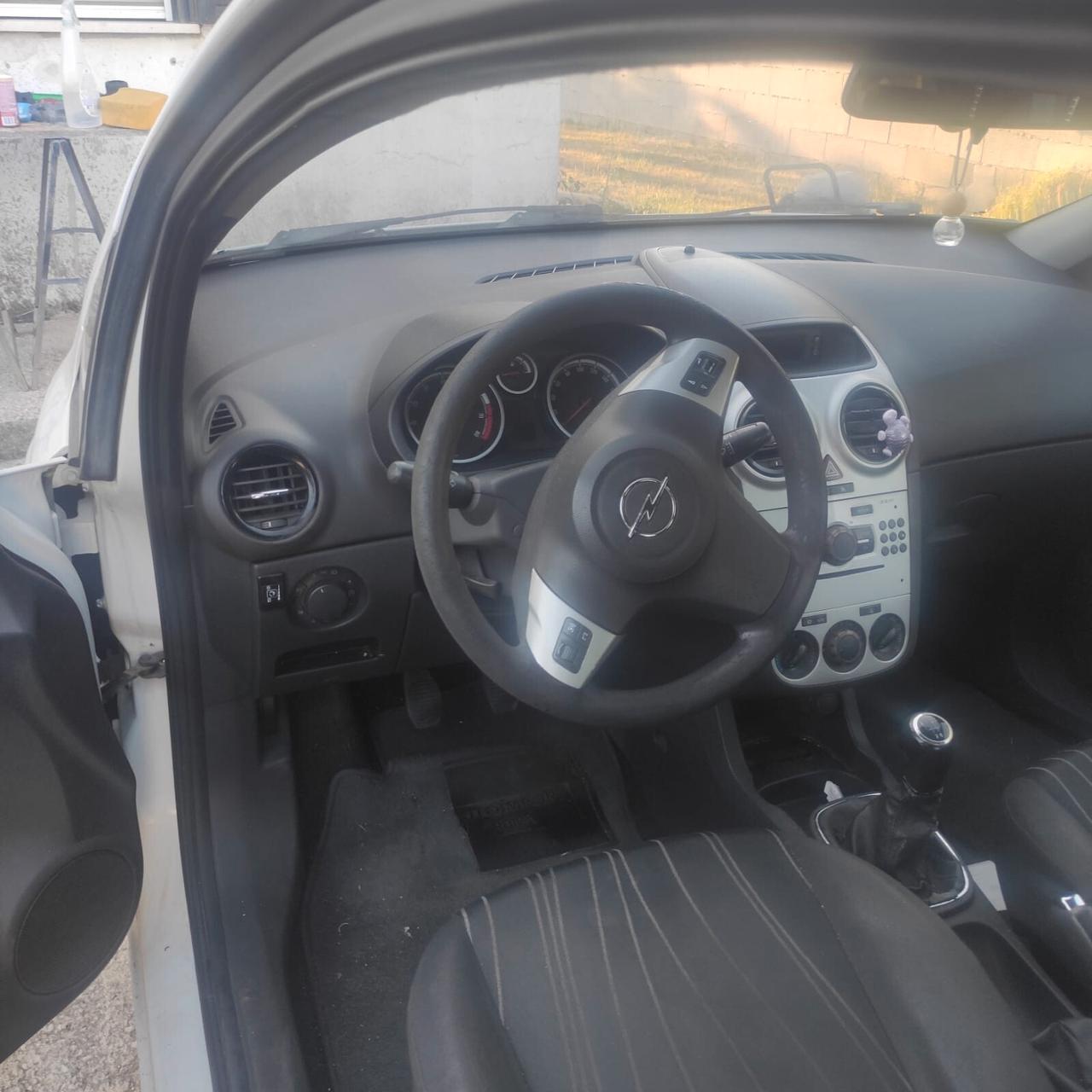 Opel Corsa 1.2 80CV 3 porte GPL-TECH Club