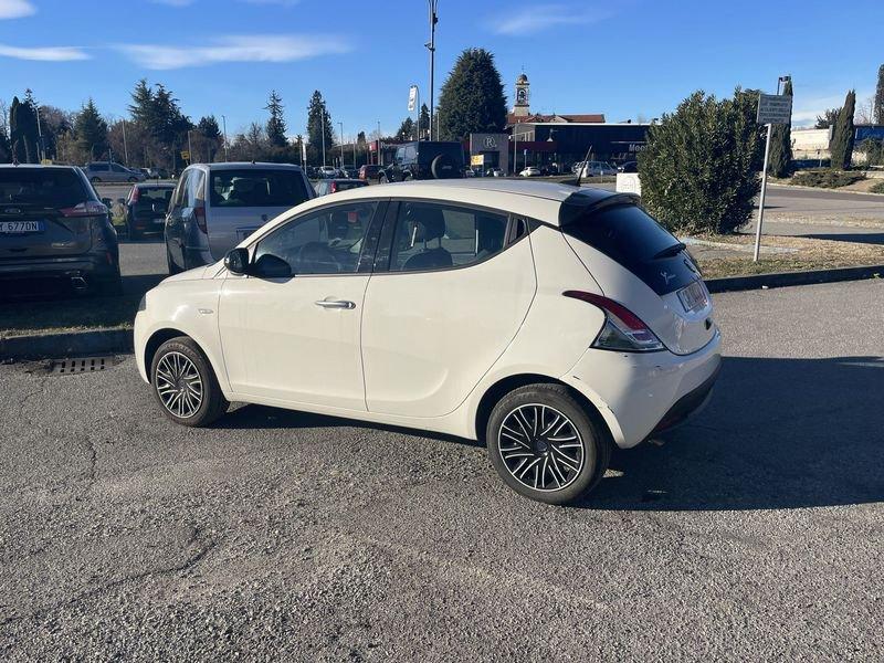 Lancia Ypsilon 1.0 FireFly 5 porte S&S Hybrid Gold