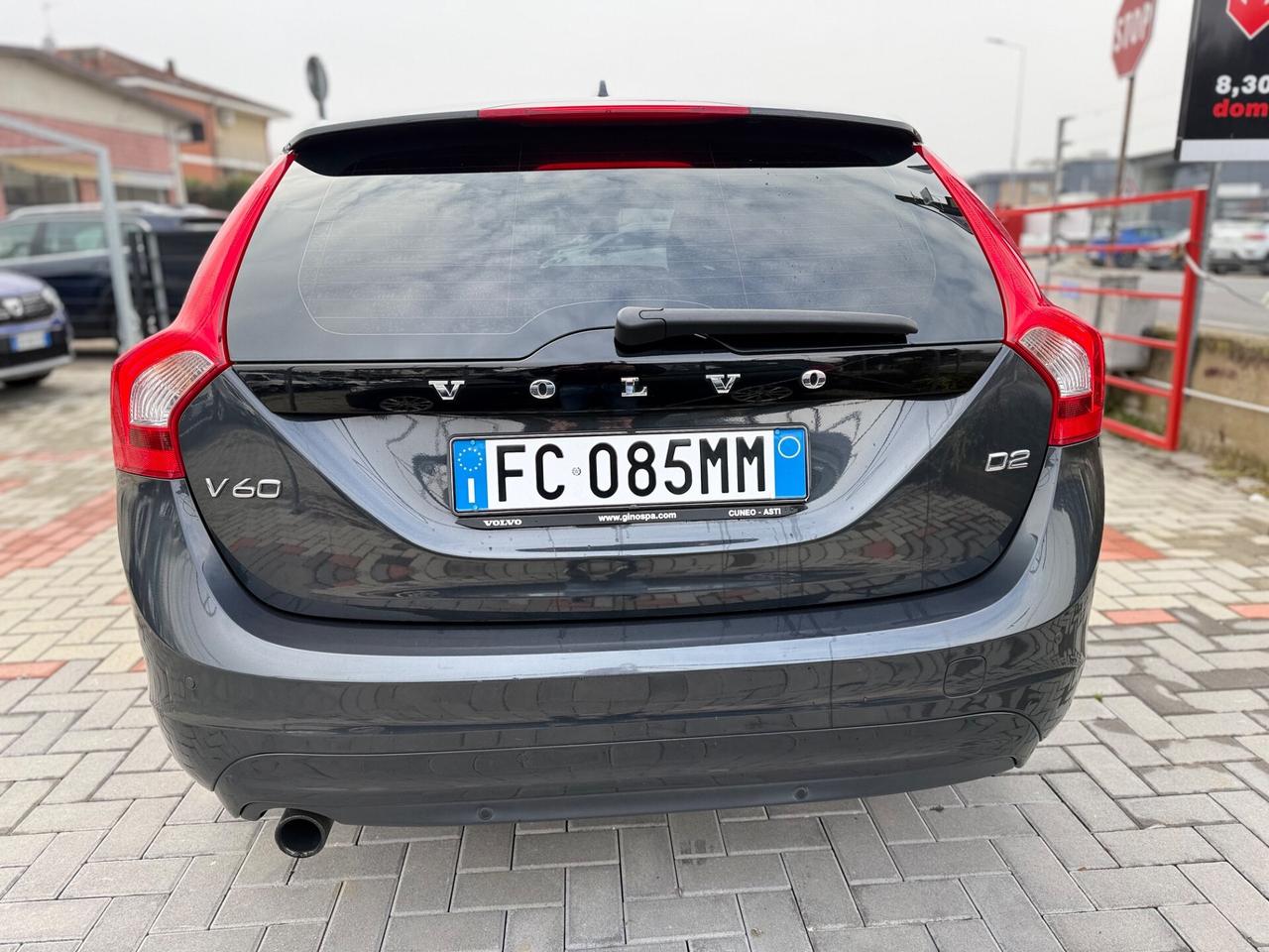 Volvo V60 D2 Geartronic Momentum 84000 KM