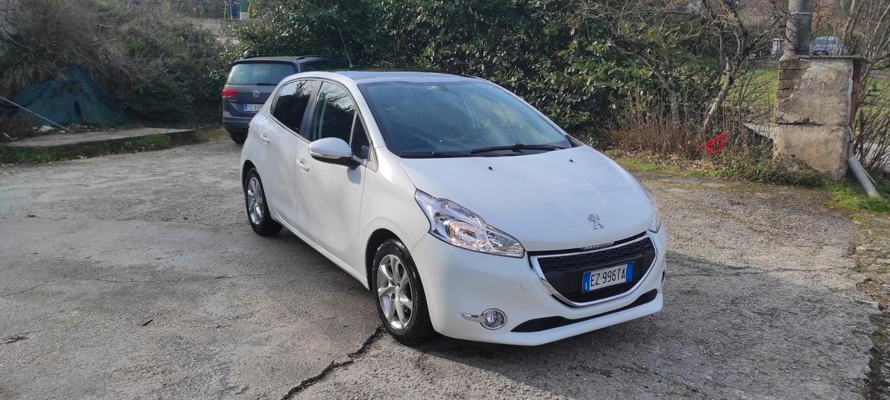 Peugeot 208 1.4 HDi 68 CV 5 porte Allure
